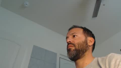 Snapshot of edge_masters chatting on February 13, 8:03 pm EdgeM online show from February 13, 8:03 pm