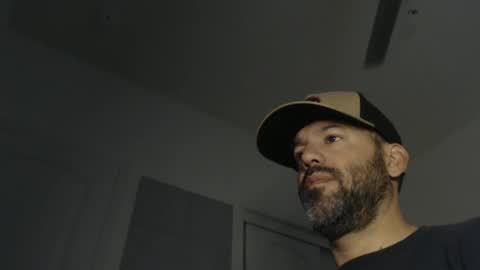 Snapshot of edge_masters chatting on December 21, 2:58 pm EdgeM online show from December 21, 2:58 pm