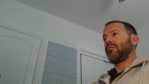 Snapshot of edge_masters chatting on December 20, 6:35 pm EdgeM online show from December 20, 6:35 pm