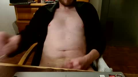 edgemelong83 online show from April 18, 9:47 pm