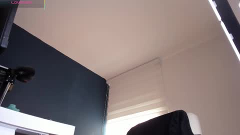 Snapshot of edrick_walton chatting on October 15, 1:08 pm edrick online show from October 15, 1:08 pm