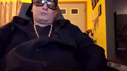 Snapshot of edwardaims_2please chatting on October 18, 2:49 am edwardaims_2please online show from October 18, 2:49 am