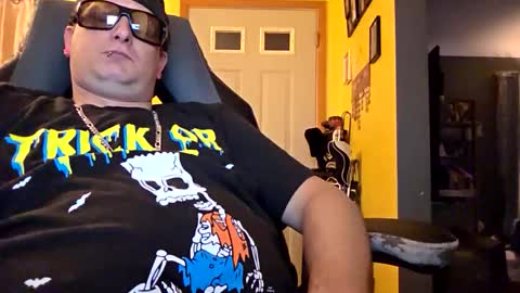 Snapshot of edwardaims_2please chatting on October 17, 2:48 am edwardaims_2please online show from October 17, 2:48 am