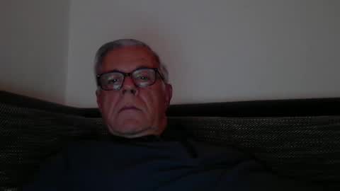 Snapshot of eisbaer1957 chatting on December 11, 6:16 pm eisbaer1957 online show from December 11, 6:16 pm