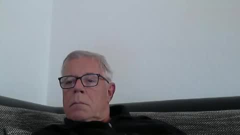 Snapshot of eisbaer1957 chatting on October 17, 12:42 pm eisbaer1957 online show from October 17, 12:42 pm