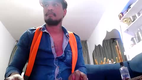 Snapshot of elcaballeroblack chatting on September 27, 6:17 pm elcaballeroblack online show from September 27, 6:17 pm