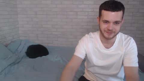 Snapshot of electric_smile chatting on February 16, 1:27 pm Alex online show from February 16, 1:27 pm