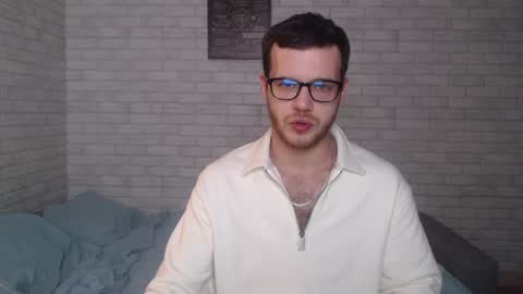 Snapshot of electric_smile chatting on January 17, 6:36 pm Alex online show from January 17, 6:36 pm