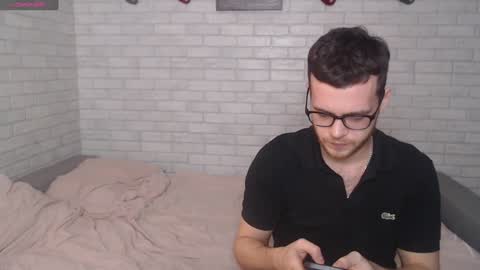 Snapshot of electric_smile chatting on December 20, 4:04 pm Alex online show from December 20, 4:04 pm
