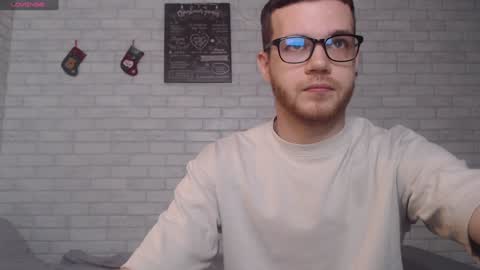 Snapshot of electric_smile chatting on December 16, 7:58 am Alex online show from December 16, 7:58 am