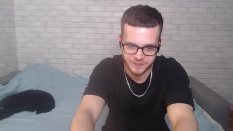 Snapshot of electric_smile chatting on February 12, 6:40 pm Alex online show from February 12, 6:40 pm