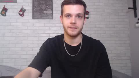 Snapshot of electric_smile chatting on January 2, 7:51 pm Alex online show from January 2, 7:51 pm