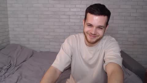 Snapshot of electric_smile chatting on March 1, 6:11 pm Alex online show from March 1, 6:11 pm