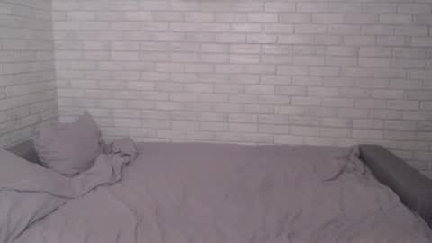 Snapshot of electric_smile chatting on February 11, 3:29 pm Alex online show from February 11, 3:29 pm