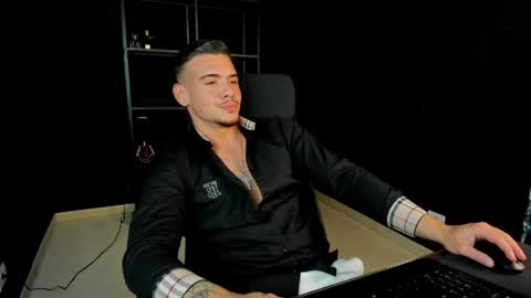 ElijahThorne online show from April 9, 8:53 am