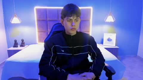eliot_rizzo online show from July 26, 1:02 am