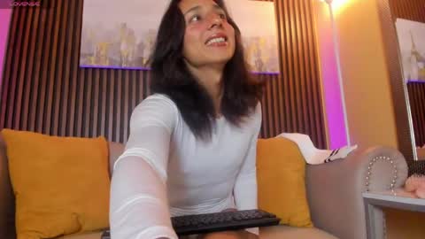 Elisa Sue online show from June 8, 3:18 am