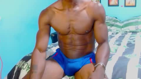 elmiltonnjakee online show from February 12, 2:39 am