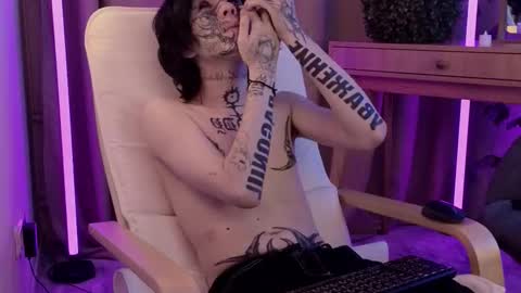 em0_b0y online show from February 6, 3:20 pm