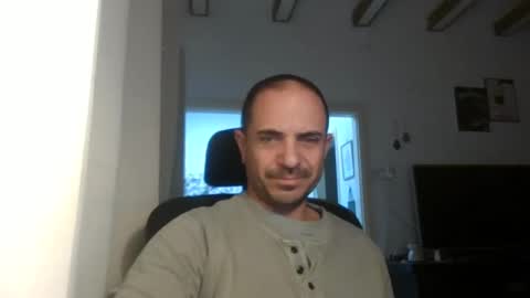 Ariel online show from March 7, 9:27 pm