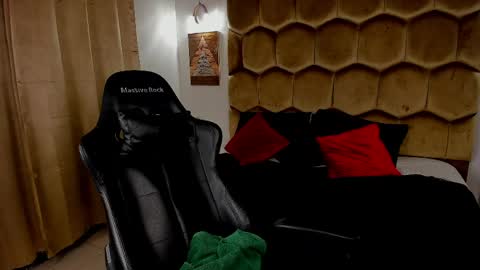 EMMETT COLLINS online show from March 28, 2:06 pm