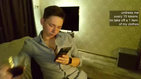 emveeboy96 online show from November 25, 8:44 pm