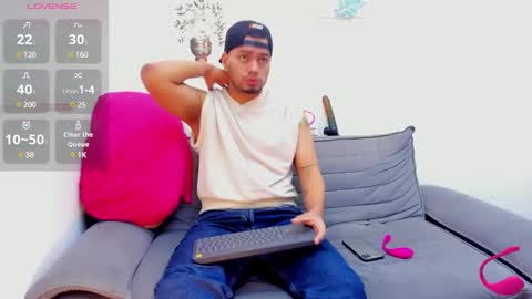 Snapshot of enrique_villa23 chatting on January 6, 12:46 pm enrique online show from January 6, 12:46 pm