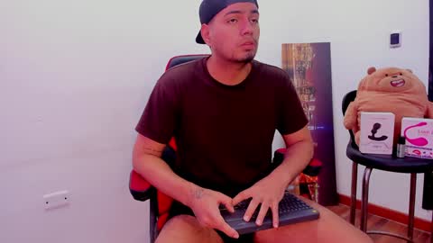 Snapshot of enrique_villa23 chatting on December 29, 3:13 pm enrique online show from December 29, 3:13 pm