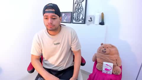 Snapshot of enrique_villa23 chatting on January 13, 11:52 am enrique online show from January 13, 11:52 am
