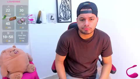 Snapshot of enrique_villa23 chatting on January 19, 1:44 pm enrique online show from January 19, 1:44 pm