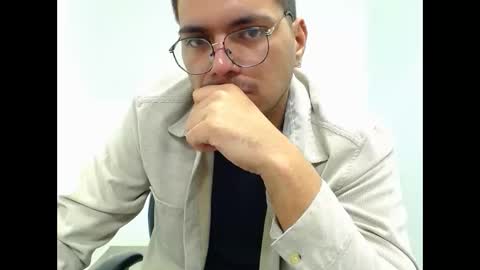 Snapshot of enrique_villa23 chatting on February 15, 12:16 am enrique online show from February 15, 12:16 am
