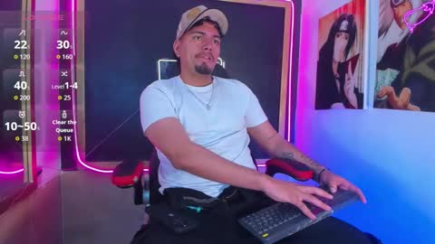 Snapshot of enrique_villa23 chatting on October 17, 1:04 pm enrique online show from October 17, 1:04 pm