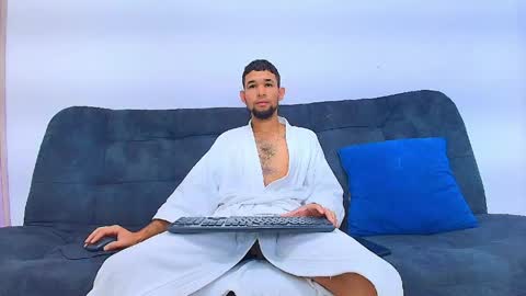 enyel_100 online show from April 22, 6:23 pm