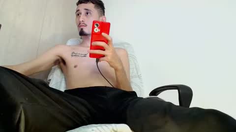 Snapshot of enzo_1408 chatting on March 2, 3:42 pm enzo 1408 online show from March 2, 3:42 pm