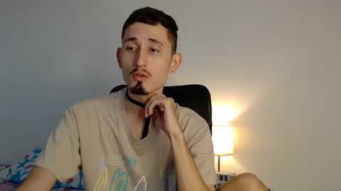 Snapshot of enzo_1408 chatting on March 5, 2:34 pm enzo 1408 online show from March 5, 2:34 pm