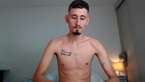 Snapshot of enzo_1408 chatting on December 31, 4:06 am enzo 1408 online show from December 31, 4:06 am