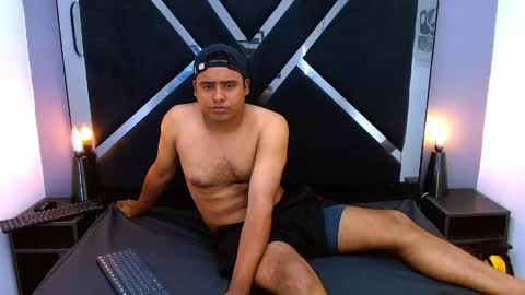 Enzo  online show from May 26, 2:13 pm