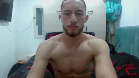 Snapshot of enzo_savage chatting on September 15, 6:31 pm enzo_savage online show from September 15, 6:31 pm