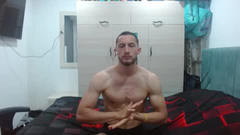 Snapshot of enzo_savage chatting on September 16, 6:42 pm enzo_savage online show from September 16, 6:42 pm