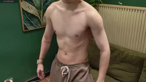 enzo_steel online show from April 23, 11:40 pm