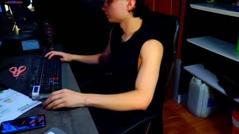enzo_steel online show from June 8, 9:21 am