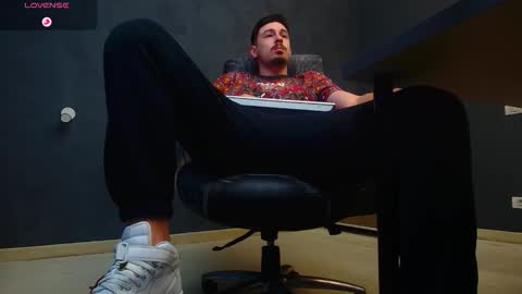 EnzoRace online show from October 23, 5:00 am