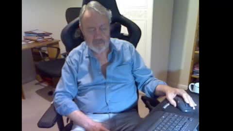 erasmus_d online show from February 25, 6:42 pm