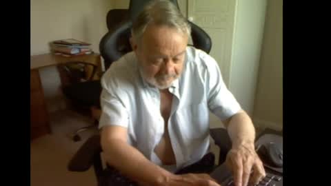 erasmus_d online show from May 26, 10:55 am
