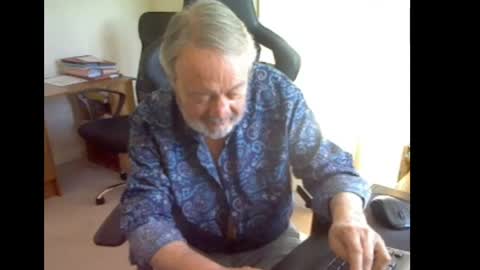 erasmus_d online show from April 18, 5:03 pm