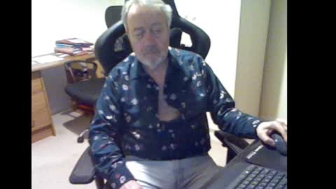 erasmus_d online show from March 7, 5:55 pm