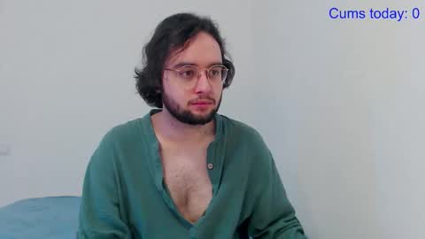 Snapshot of eren_jaeger2000 chatting on October 21, 1:20 am Eren online show from October 21, 1:20 am