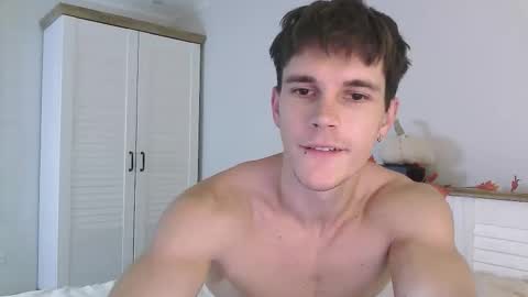 Snapshot of eric_crush chatting on October 13, 3:56 am Eric Crush online show from October 13, 3:56 am