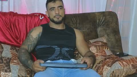 Snapshot of eric_harrison1 chatting on December 6, 12:56 am Brayan online show from December 6, 12:56 am