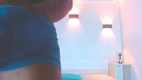 Snapshot of eric_latino chatting on February 25, 4:03 am Eric Latino online show from February 25, 4:03 am